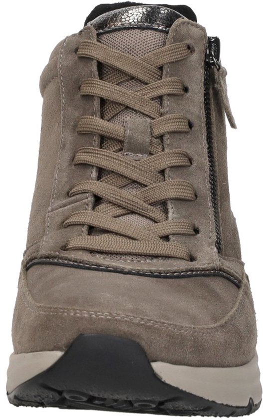 Vooraanzicht taupe suède veterboot met rits, beige zool en glinsterende sterretjes.