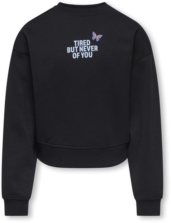 Zwarte cropped trui met de tekst 'TIRED BUT NEVER OF YOU' en een vlinderprint boven de tekst.