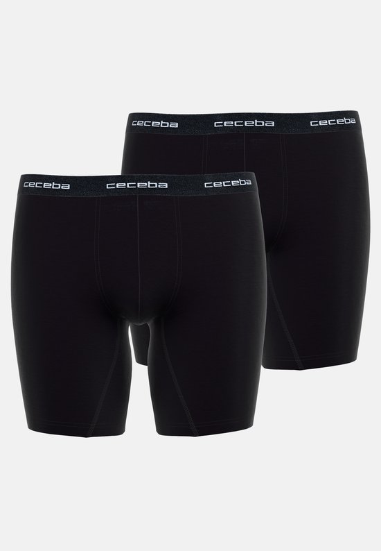 Twee zwarte boxershorts met lange pijpen met Ceceba-logo op de tailleband.