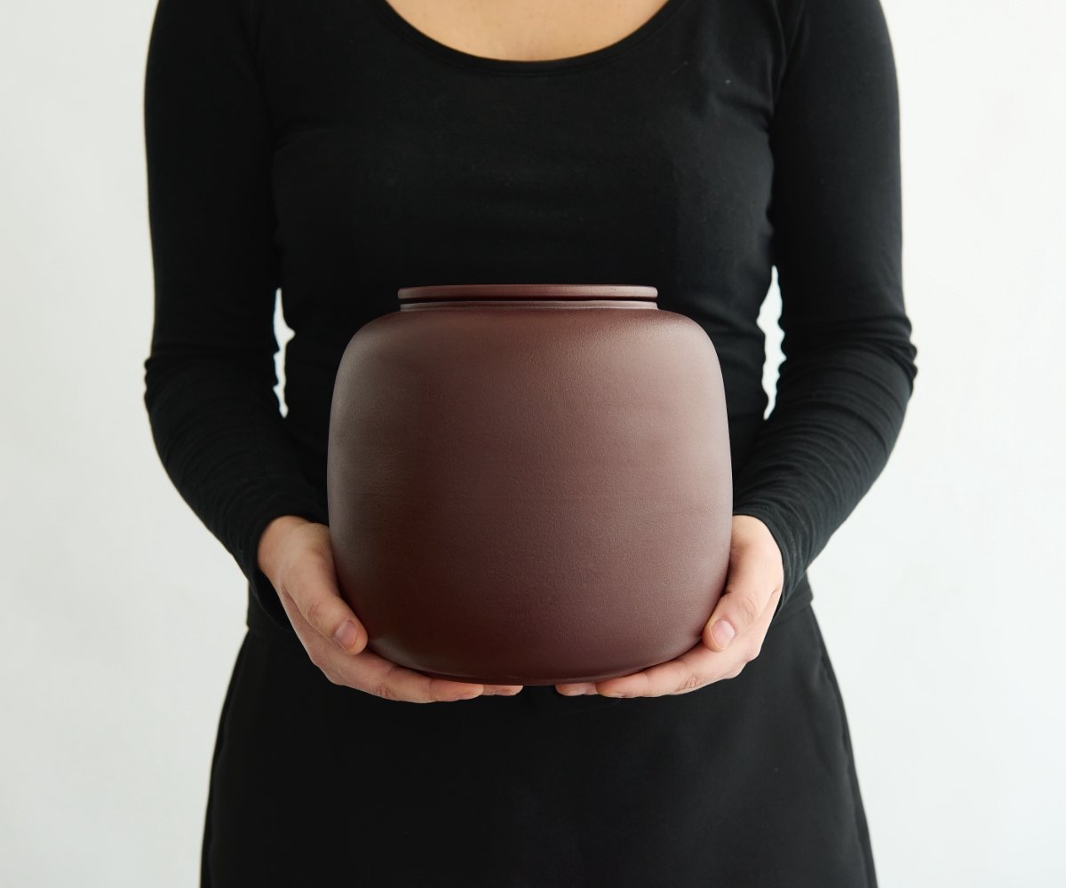 SERES Urn - Handgemaakte Keramische Urn - Roodbruin - 3.7 liter - Inclusief Aszak