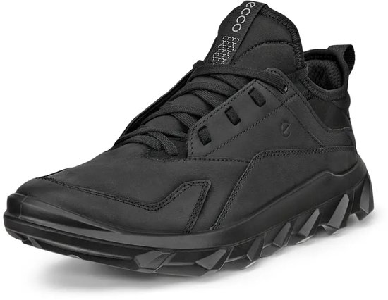Zwarte ECCO MX dames sneaker met veters en robuuste profielzool.