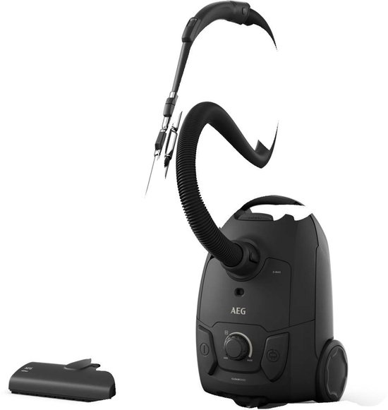 AEG Clean 5000 stofzuiger met slang, handvat en los mondstuk op een witte achtergrond.