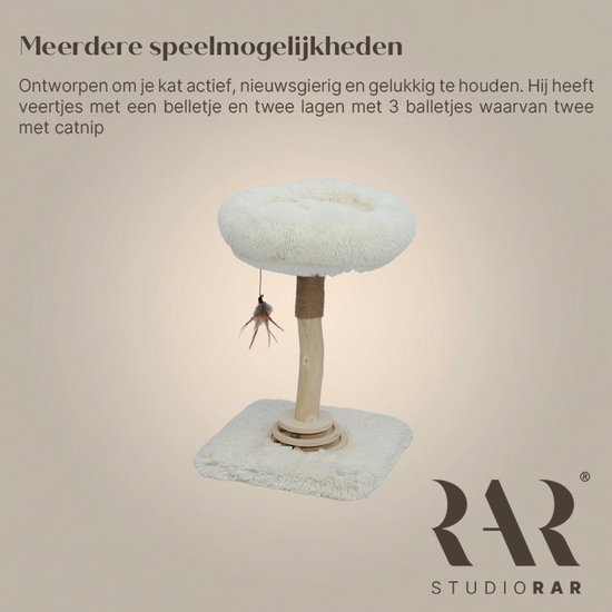 Krabpaal met veerspeeltje en krabbasis met drie speelballetjes, uitgevoerd in wit pluche.