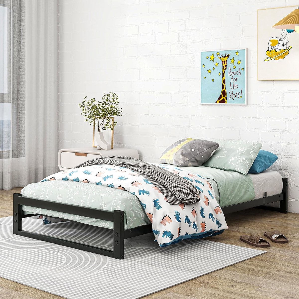 90x200cm met lattenbodem van metaal, bedframe 90x200-16cm hoogte vrijstaand bed, metalen bedframe 90×200, gemakkelijk te monteren en stabiel, geruisloos, zwart metalen bedframe.