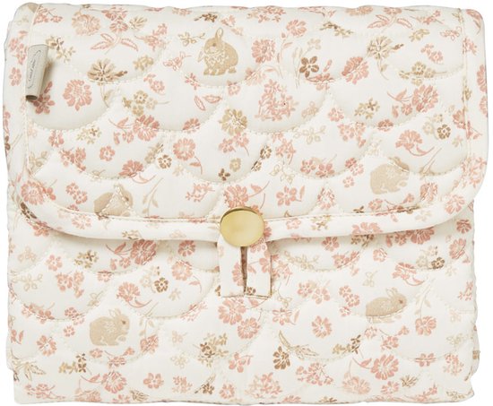 Gewatteerd verschoonmatje met bloemenprint en konijntjes in roze en beige tinten. Goudkleurige knoopsluiting.