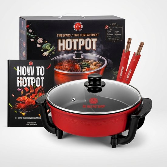 Rode elektrische hotpotpan met twee vakken en glazen deksel, met kookboek "How to Hotpot" en eetstokjes.