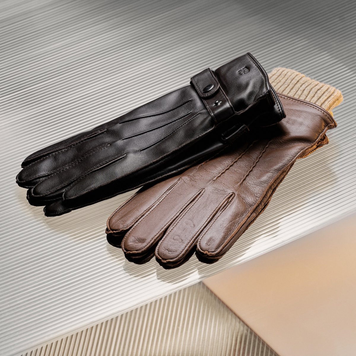 Bruine Handschoenen van Schapenleer met Manchetten voor Touchscreens