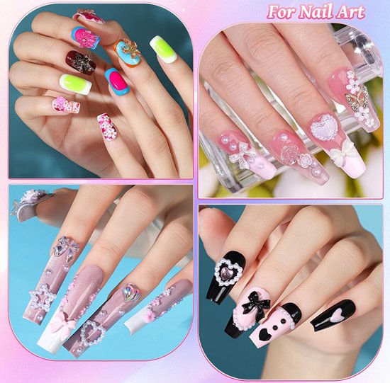 Vier handen met diverse nail art stijlen. Een hand met lange, heldergekleurde nagels met bloemen en strikken. Een andere hand met lange, roze en witte french manicure nagels met parels en vlinders.