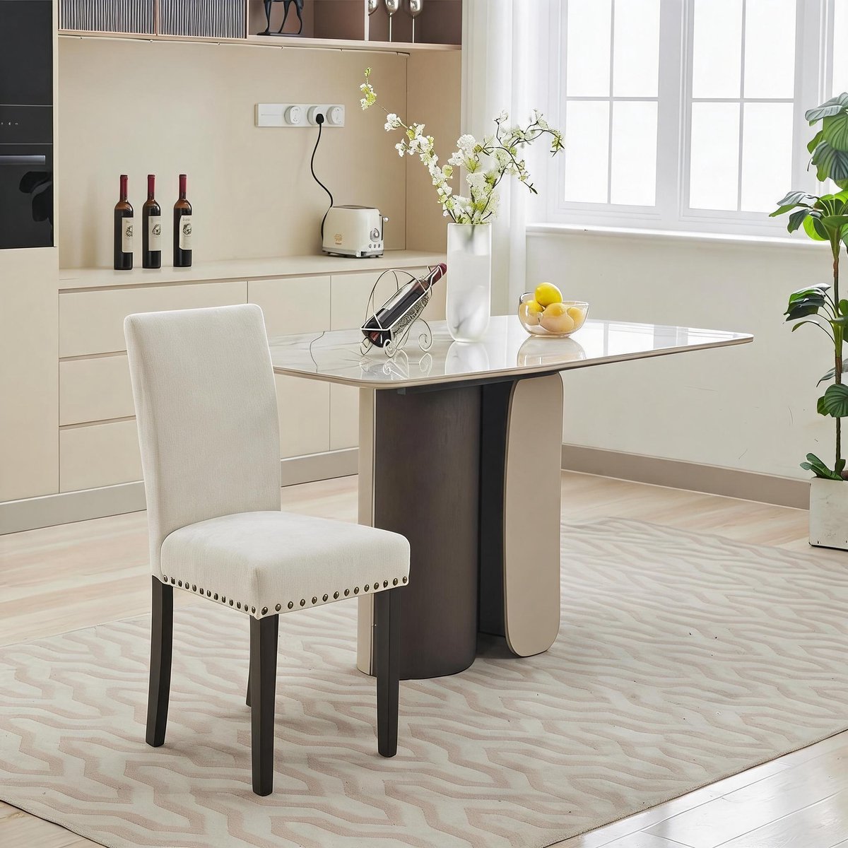 Danky Eetkamerstoel - Met Elegante Siernagels - Massief Houten Poten - Comfortabele Linnen Bekleding beige