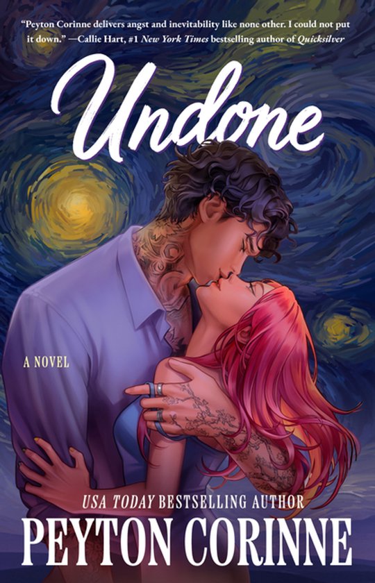Boekomslag van Undone met een kussend koppel tegen een sterrenhemel, getatoeëerde man en vrouw met roze haar.