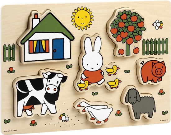 Houten puzzel met Nijntje, een koe, varken, schaap, ganzen, huisje en appelboom in felle primaire kleuren.