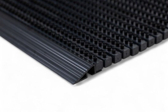 Detailopname van de schuine rand van de zwarte Hamat buitenmat.