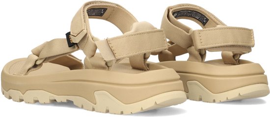 Beige Teva dames sandalen met klittenbandsluitingen en dikke zolen.