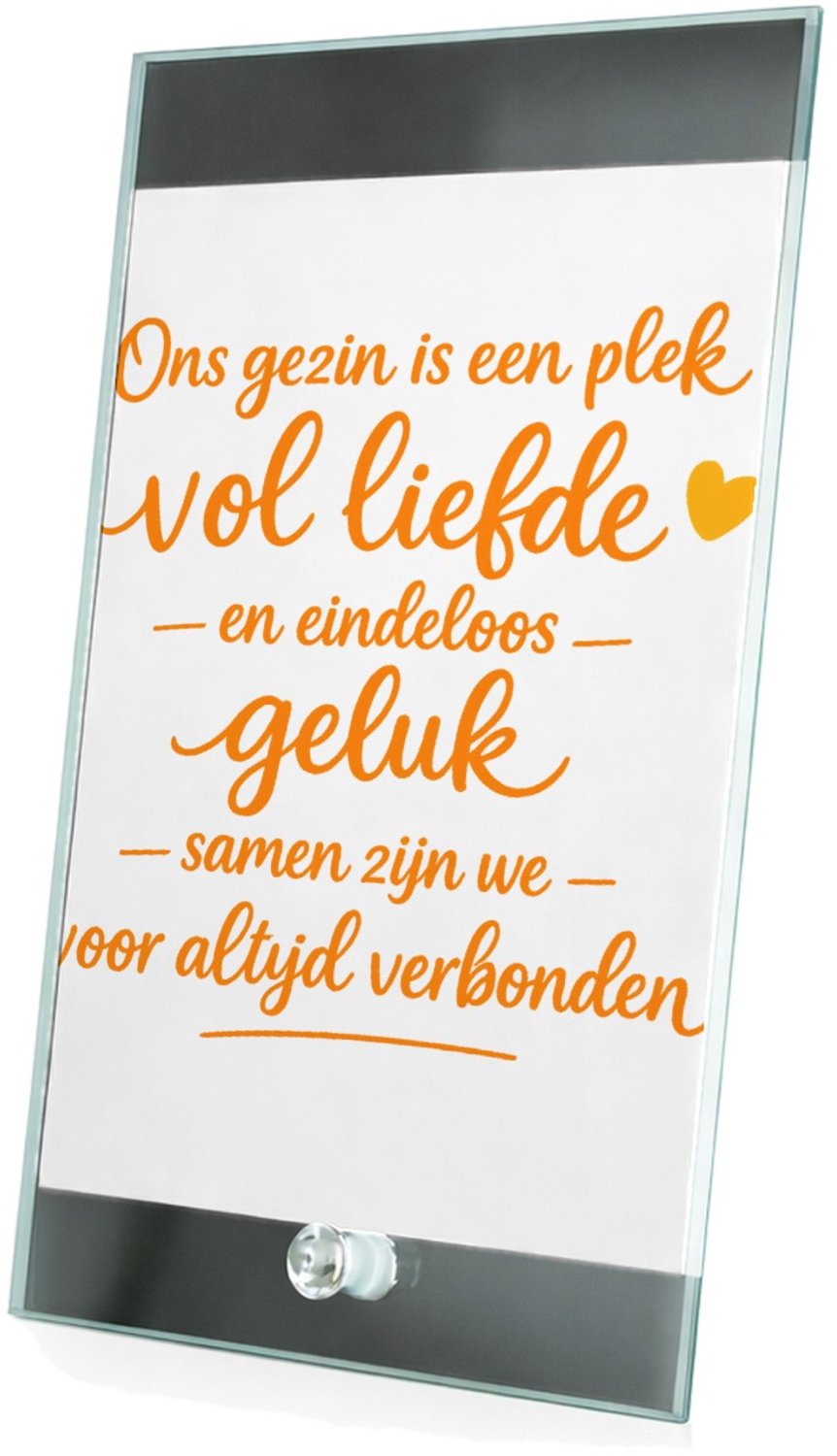Mr Cadeautjes Glasframe 15 x 23 - design Een warme familie-quote in handgeschreven stijl met een klei | cadeau Wit