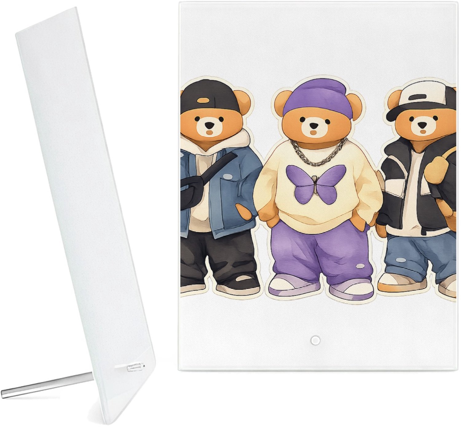 Mr Cadeautjes Glazen fotopaneel Een trio van konijnen als hippe stadsfiguren met jassen, pet - 15 x 20 cm, staand - glas, decoratie, wanddecoratie | cadeau Wit