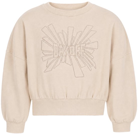 Beige sweater met DAY OFF tekst en een stervormig stiksel in het midden.