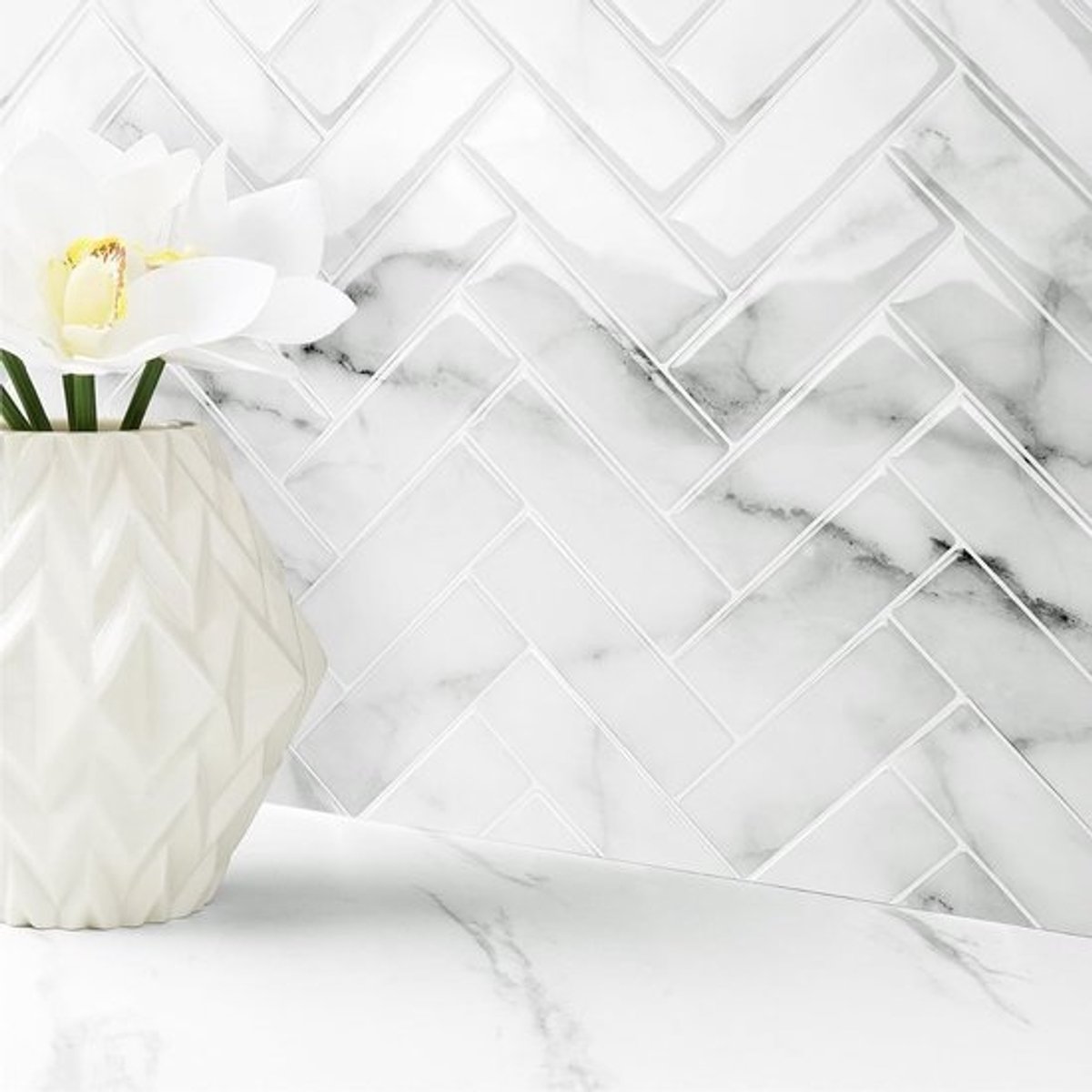 Zelfklevende 3D Tegels voor Badkamer en Keuken - Marmerlook in Grijs en Wit - 30x30CM - 32 Stuks PVC Herringbone Tegels