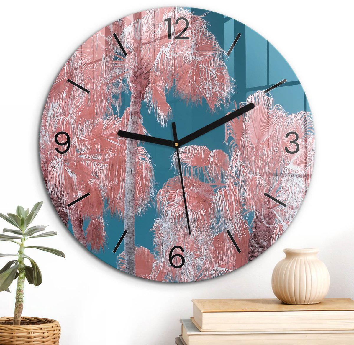 ArtPrintCave Blauw Glazen Klok - Wandklok 30 cm - Muurklok Rond - Roze Palmbomen Stille Wandklok - Abstractie Wandklok Keuken - Zwarte Klokwijzers