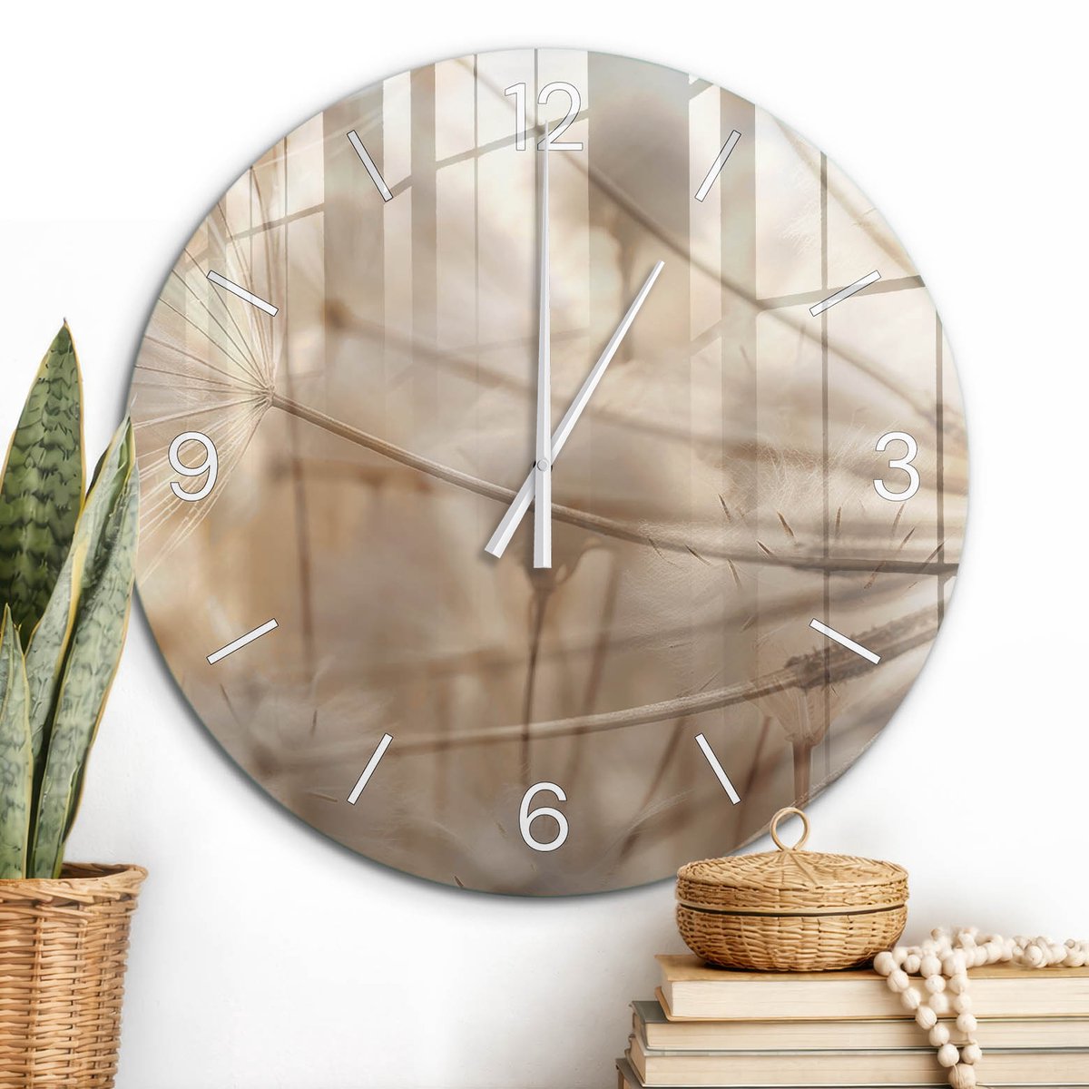 ArtPrintCave Beige Glazen Klok - Wandklok 60 cm - Muurklok Rond - De Lichtheid Van De Natuur Wandklok Keuken - Bloemen En Planten Unieke Klok - Witte Klokwijzers