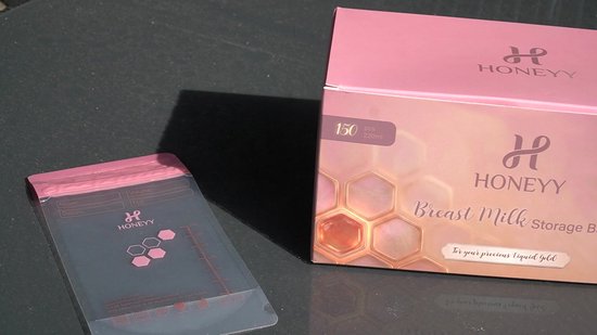Honeyy®- Moedermelk bewaarzakjes - Borstvoeding Bewaarzakjes - - 150 stuks - Dubbele sluiting - Schenktuit - 220 ml - Vriezer En Koelkast - Lekvrij - BPA-vrij - Dubbelwandig