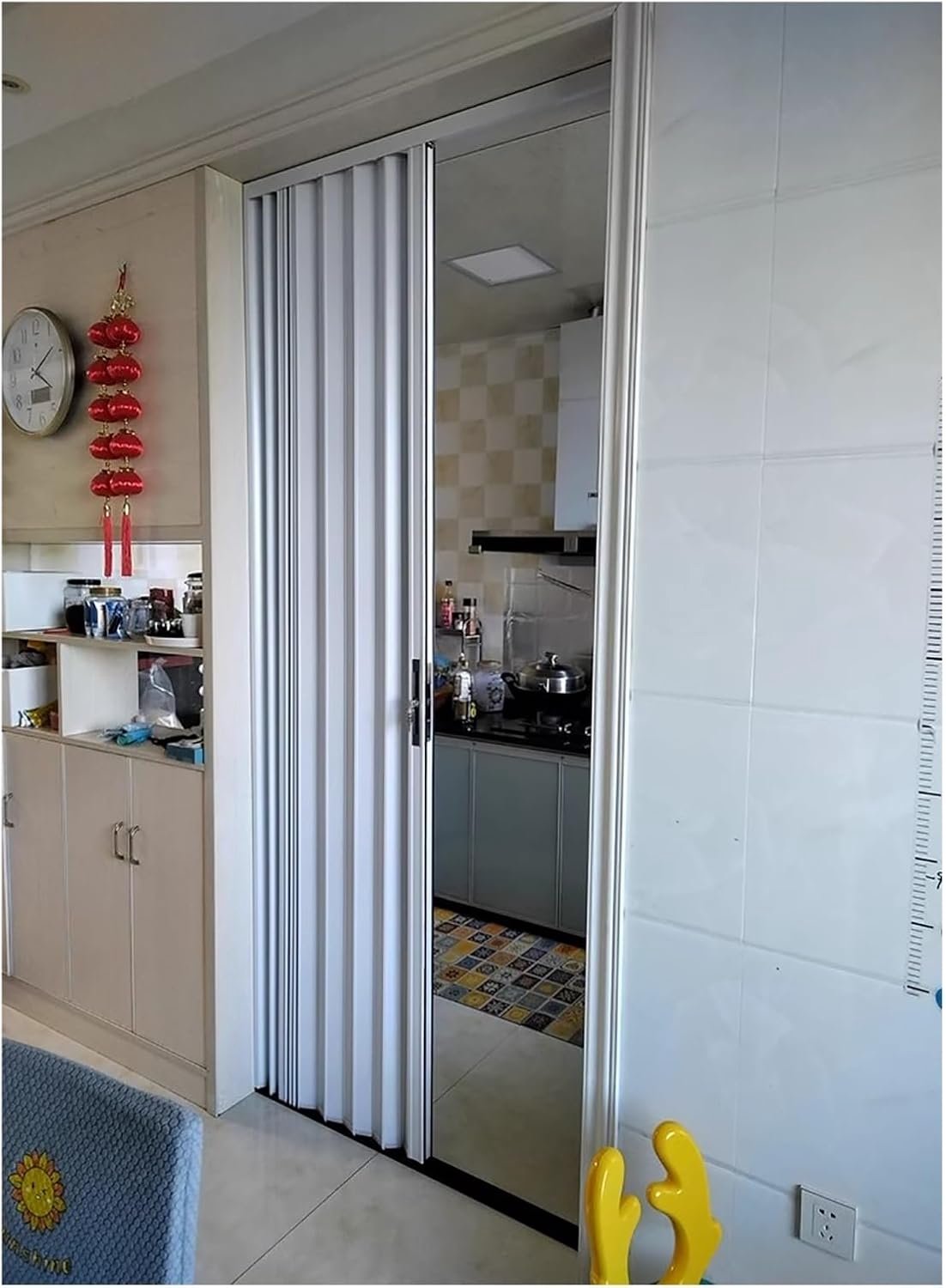 Witte concertinadeuren binnen met sleutel, vouwbare aluminium waterdichte vouwdeur, schuifdeur voor binnen, open keuken, eetkamer/voorraadkast, tijdelijke deur, kamerverdeler (BxH 73,5x203 c