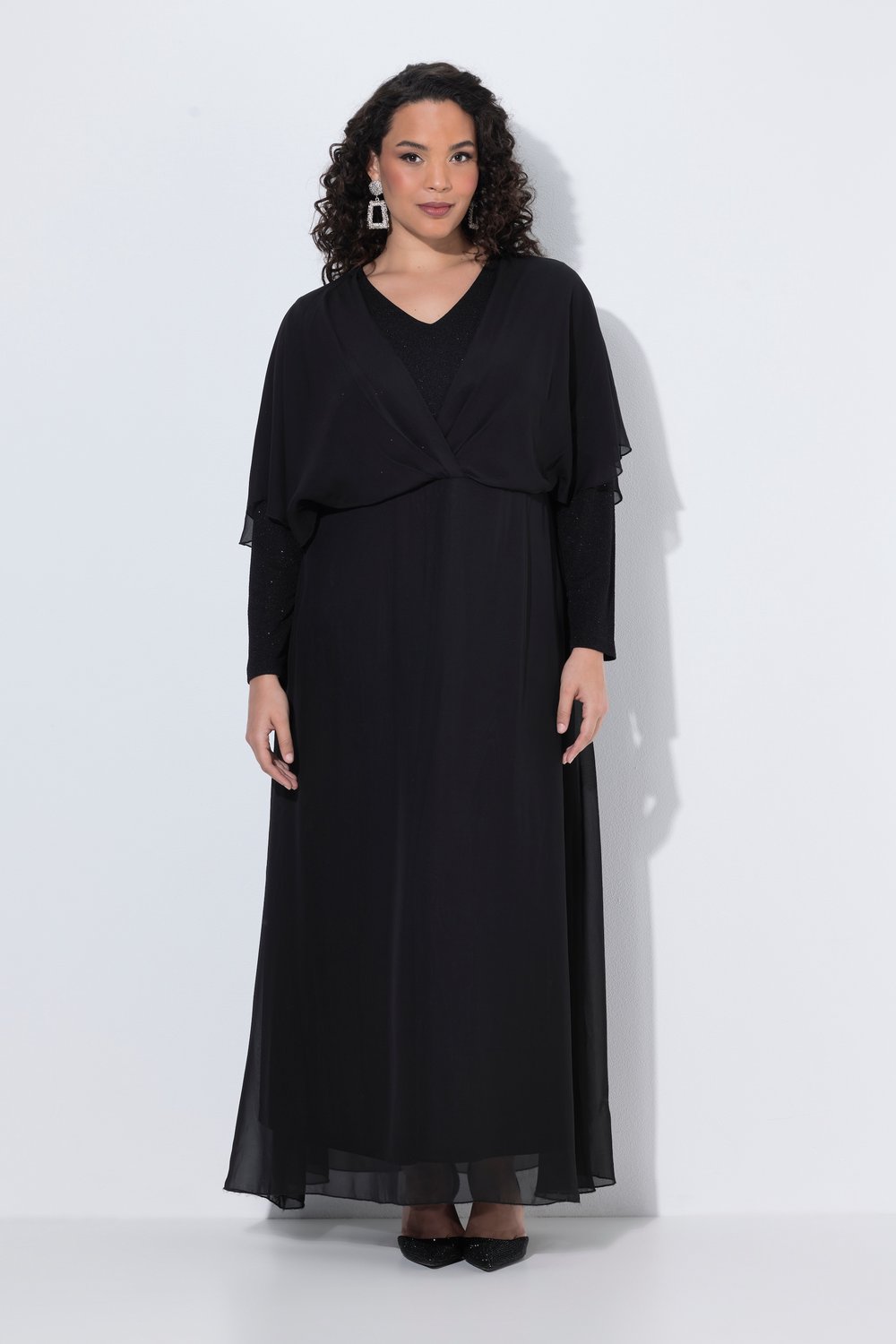 Ulla Popken - Dames - Maxi-jurk van chiffon glitters V-hals lange mouwen - Zwart - Maat 46+