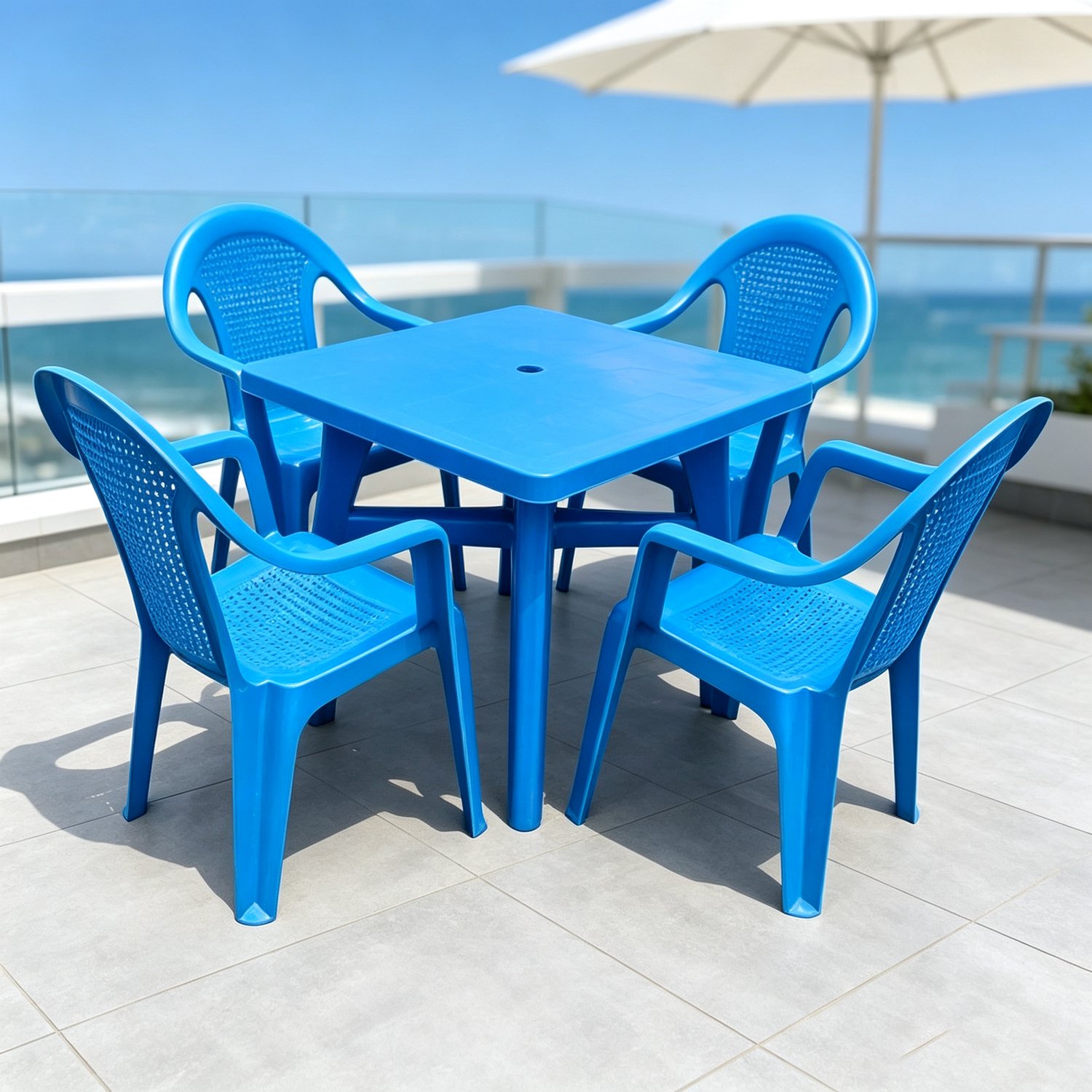 Blauwe plastic tuinset 5-delig vierkante buitentafel met parasolgat en 4 armstoelen voor tuin terras en strand