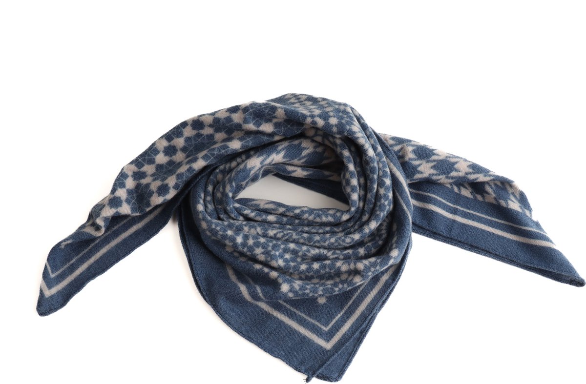 June Bandana Dames – 4 Gemixte Prints – Blauw – Zacht Als Cashmere – 70x70 cm