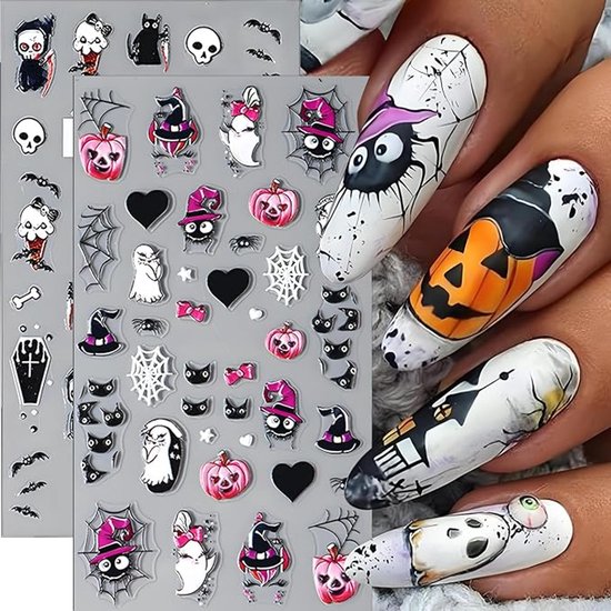 Halloween nagelstickers met pompoenen, spookjes en heksenhoeden op kunstnagels met wit en oranje thema.