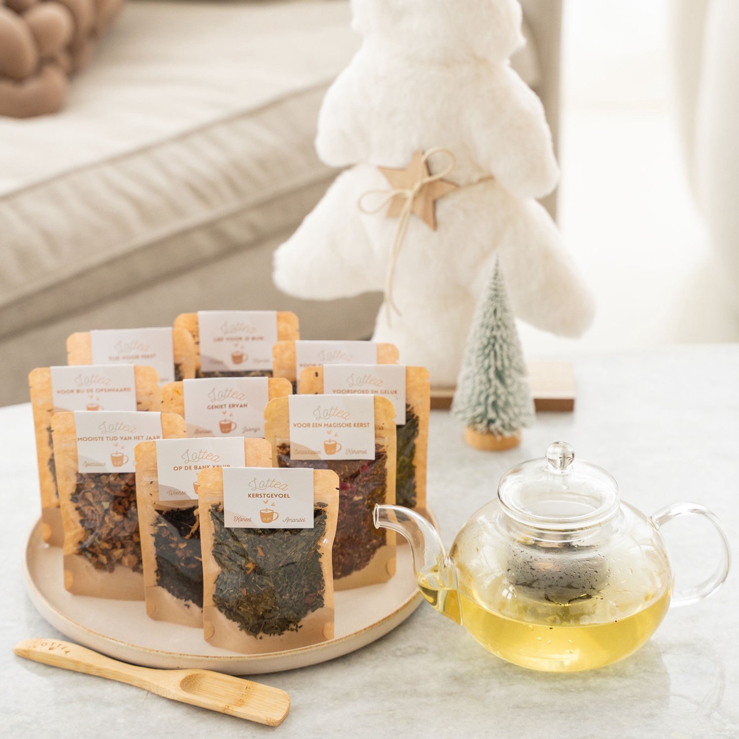 Lottea Theeproeverij Deluxe Kerst - kerstcadeau, kerst cadeautjes, kerstcadeau voor moeder, kerst cadeautjes vrouw, thee pakket, theepakket cadeau