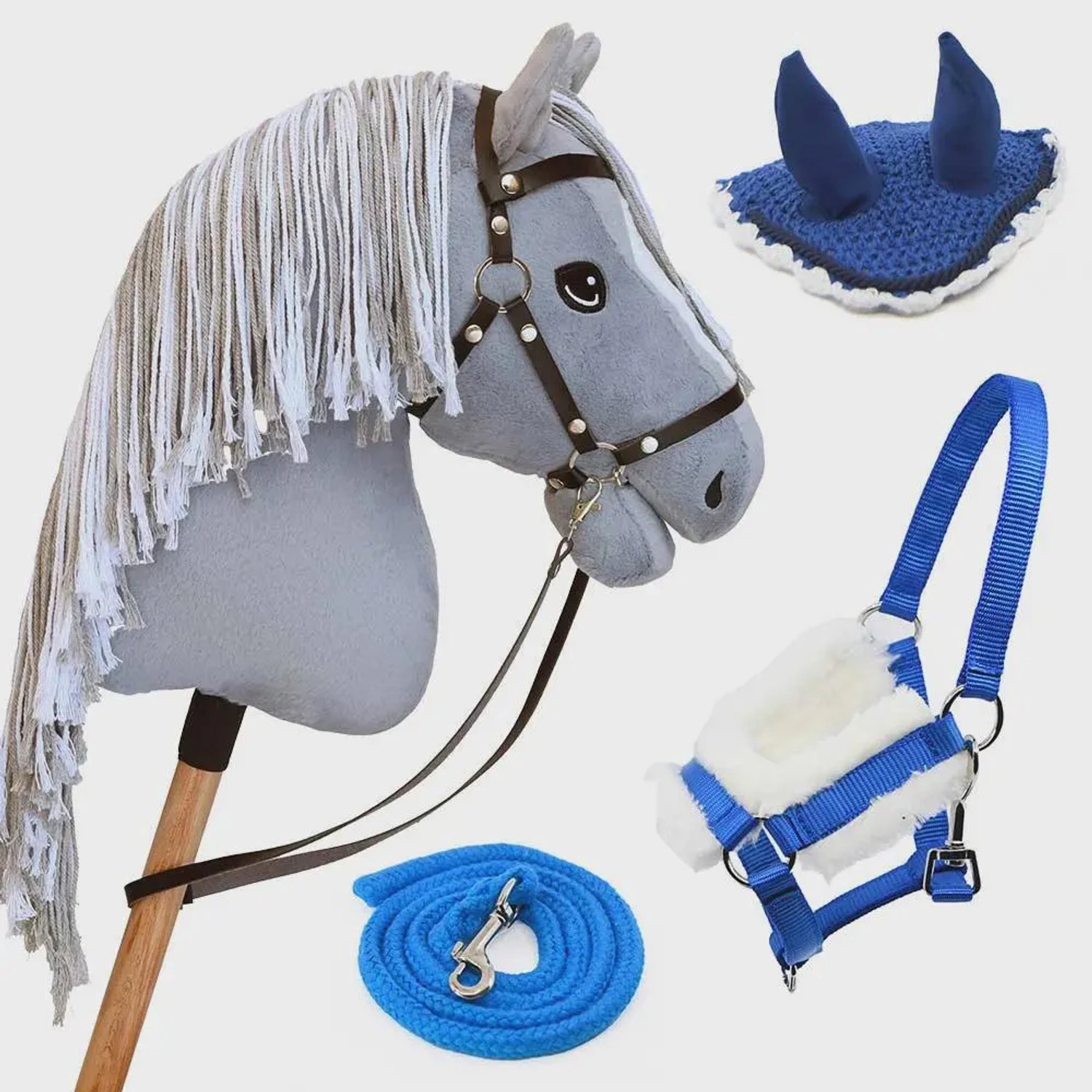 Hobby Horse Land- Silver Moon Grijs Paard - Maat A3- Met Zwart Halster, Hoofdstel en Vliegenkap
