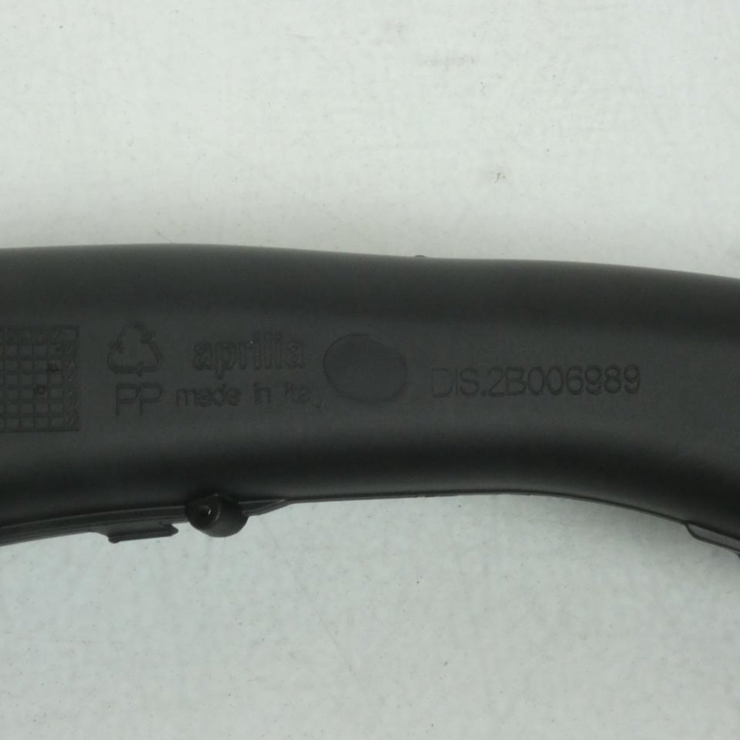 Luchtinlaatbuis onder L voor motor Aprilia 1000 RSV4 vanaf 2021 2B006989