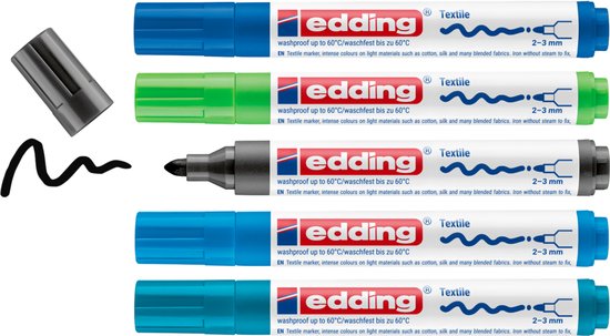 Set van 5 Edding textielstiften in zwart, groen en drie tinten blauw, elk met een ronde punt van 2-3 mm.