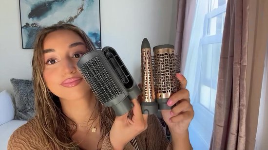 BaByliss Air Style 1000 Föhnborstel - Ideaal voor Halflang tot Lang Haar - 4 Opzetstukken - 50mm Volumeborstel - Ionisch - Coolshot - 1000W Airstyler - AS136E