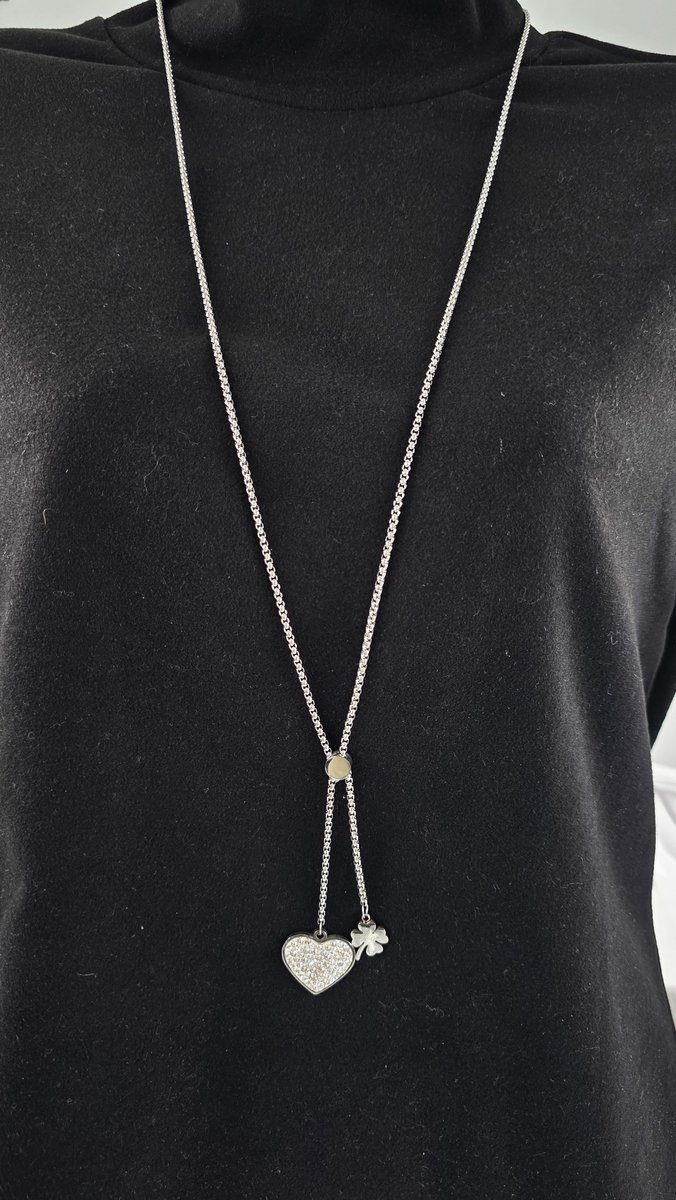 Halsketting - RVS - zilverkleurige Y-ketting voorzien van een trekelement een elegant en gelaagd ontwerp met twee betekenisvolle hangers.