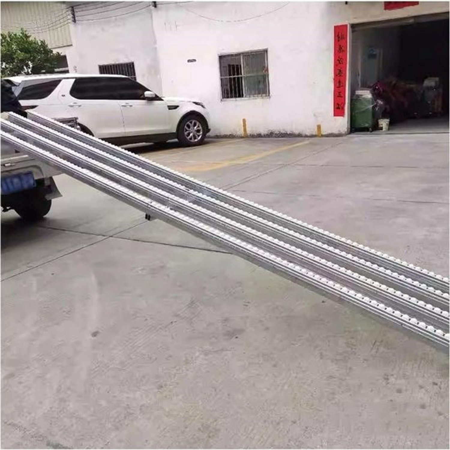 Zwaartekrachtrollenbaan - Glijbaan voor transport - Goederen verplaatsen - Lichtgewicht ABS-rollen - 50cm x 100cm - Zilver