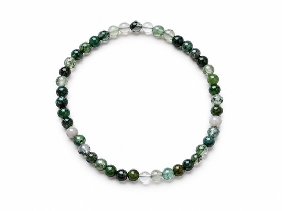 Armband van 4 mm mosagaat en doorzichtige edelsteenkralen in tinten van groen en wit, gerangschikt in een cirkel.