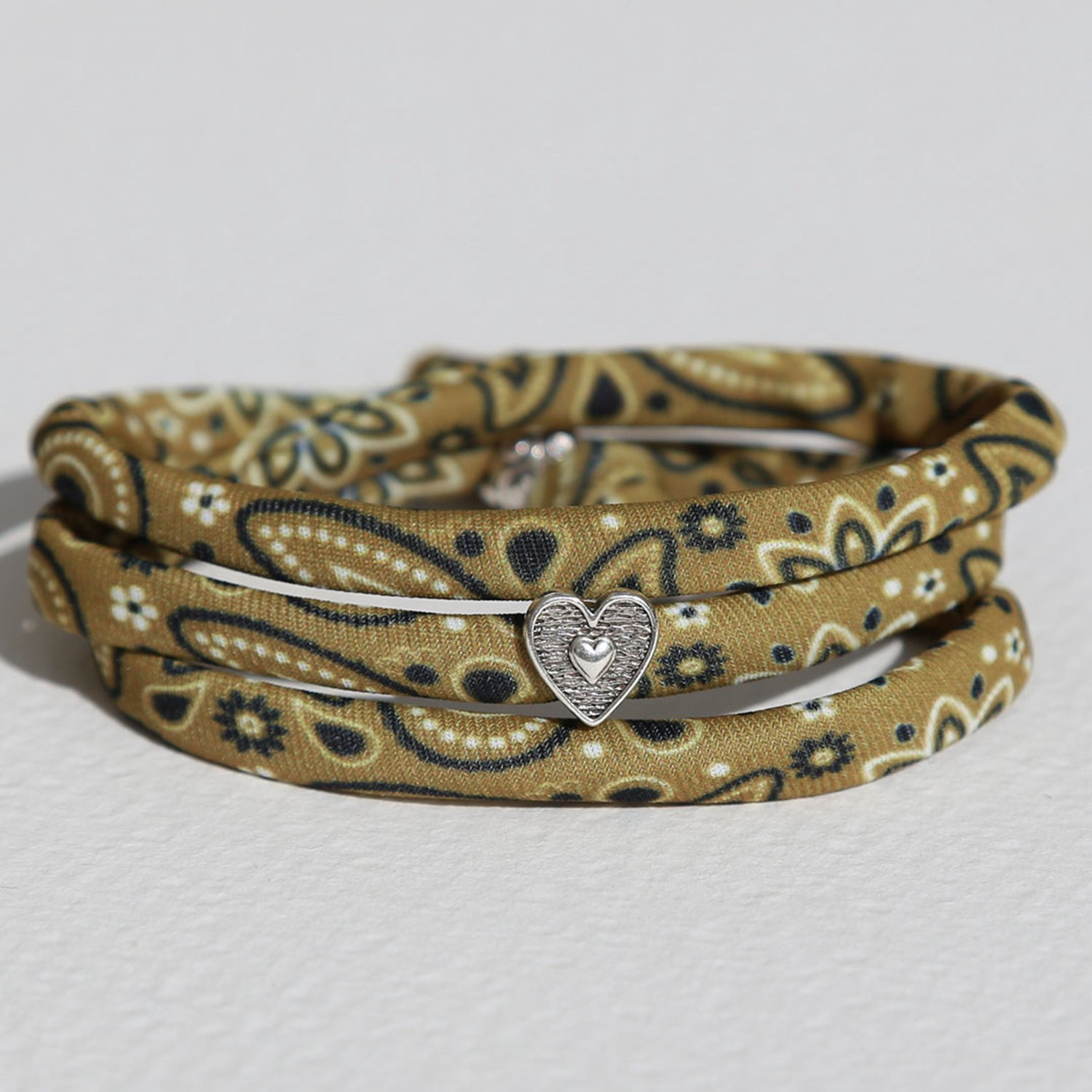 Love Ibiza - Armband bandana olijf hart zilver