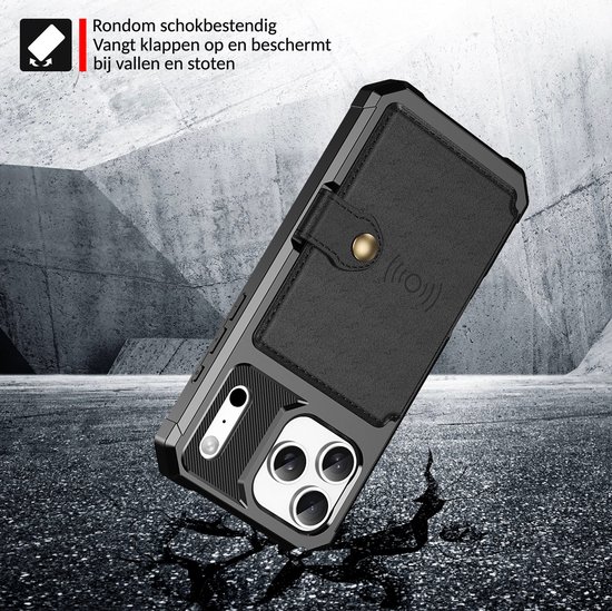 Schokbestendig zwart telefoonhoesje met drukknoopsluiting op het pasjesvak.
