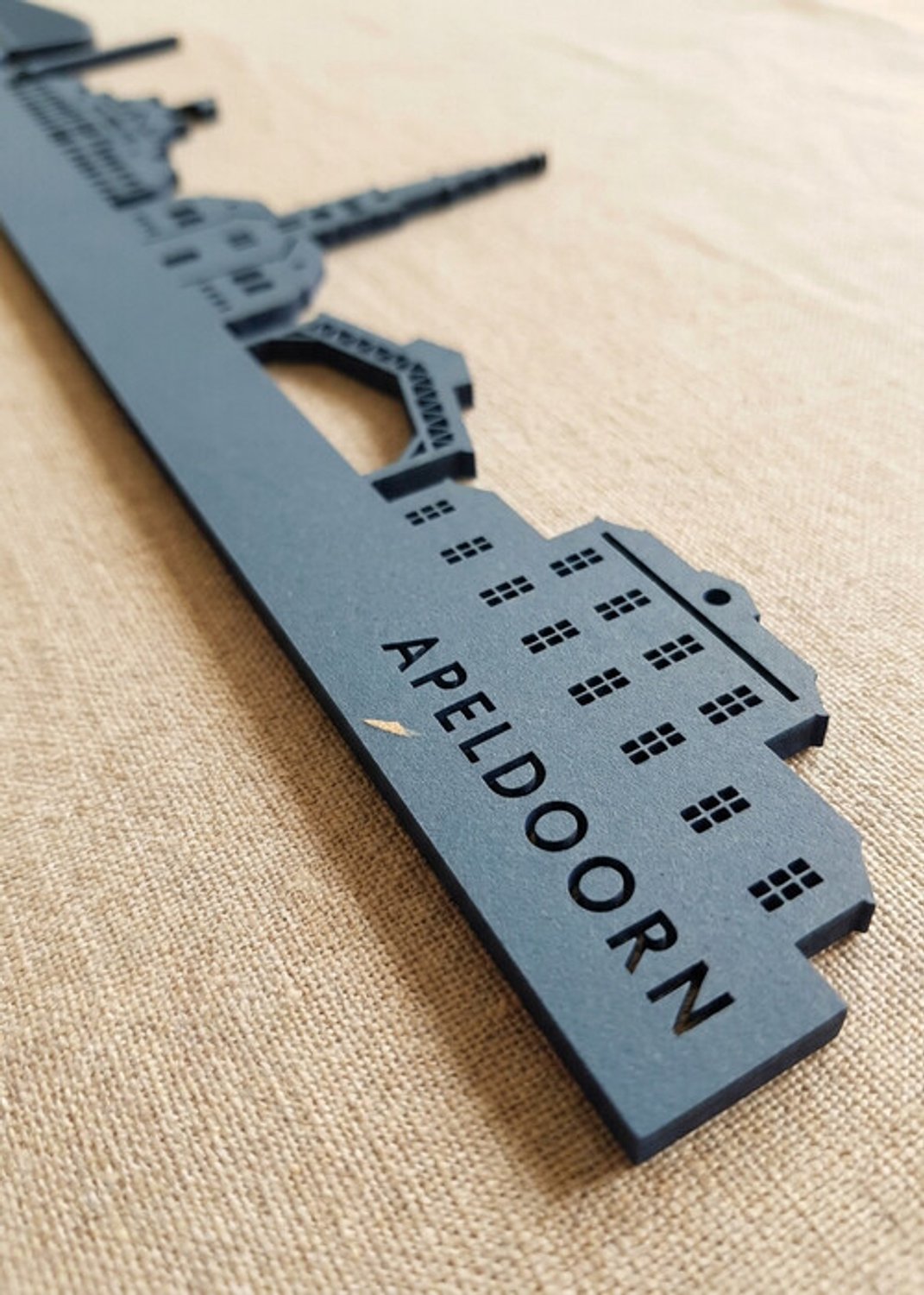 Houten Skyline Apeldoorn | Wanddecoratie voor aan de muur | Blauw MDF | 70 x 12 cm