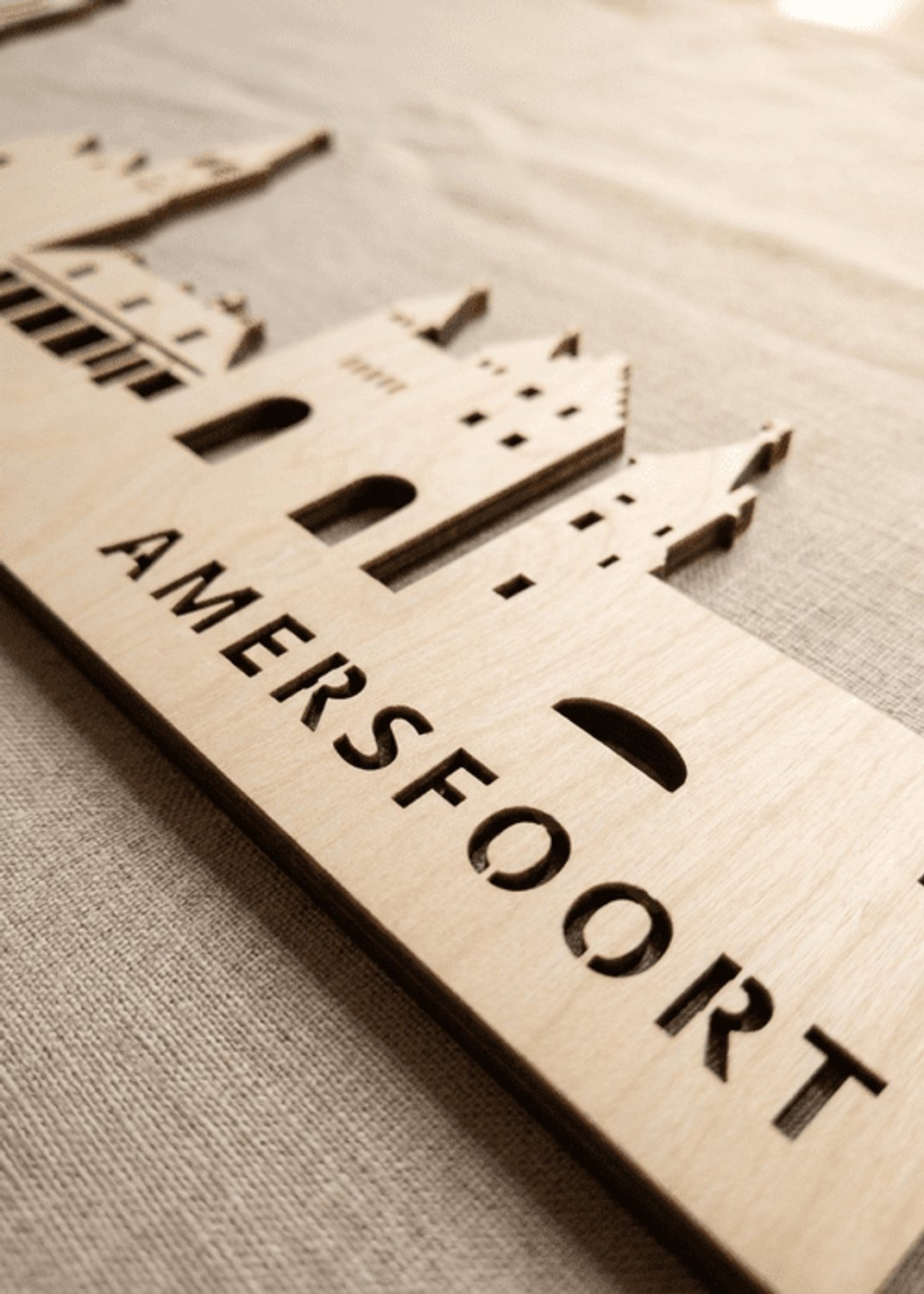 Houten Skyline Amersfoort | Wanddecoratie voor aan de muur | Berken | 70 x 14 cm