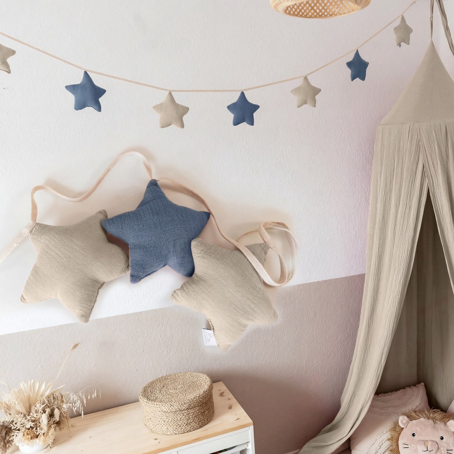 LILIMAUS Sterren slinger kinderkamer - stoffen slinger van mousseline katoen - 300 cm - blauw en lichtbeige