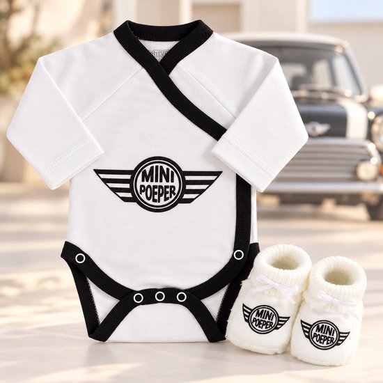 Petit Villain - Baby Cadeauset Minipoeper - Overslagromper met Lange Mouwen en Babyslofjes -Wit/Zwart - Kraamcadeau — afbeelding 2