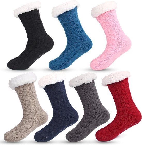 Set van acht paar gebreide huissokken in verschillende kleuren, met witte fleece boord.