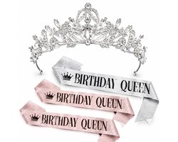Verjaardag Sjerp en Tiara Set - Met Text "Birthday Queen" - Luxe Kroon met Strass - 3 Feest Sjerpen en Tiara voor Verjaardag, Feestje en Prinsessen Thema