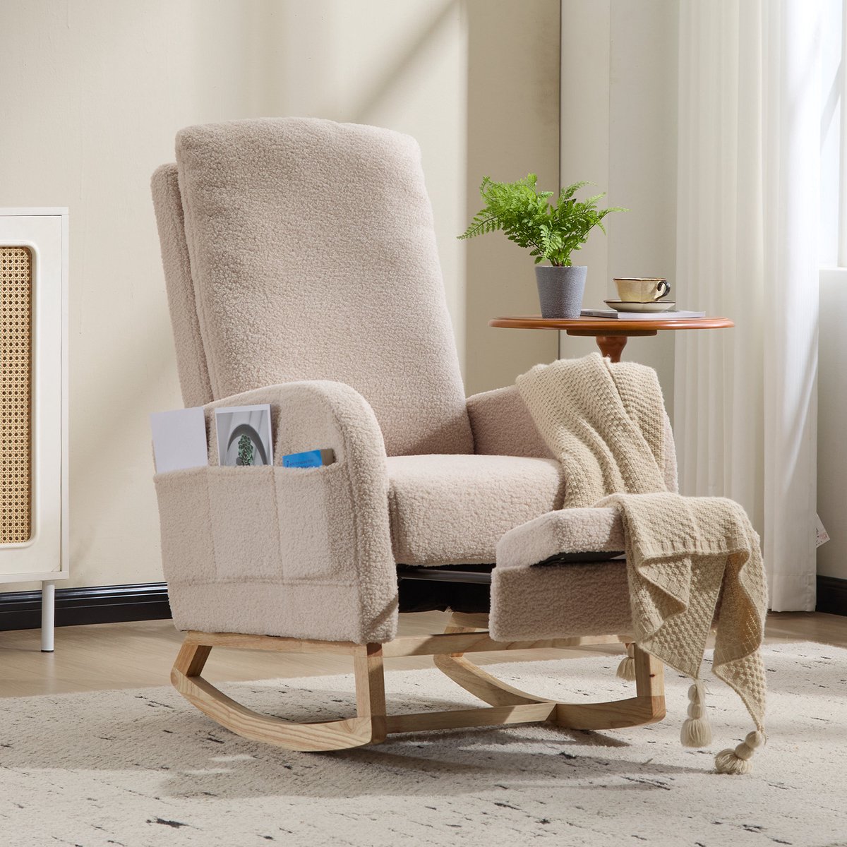 Fauteuil - Comfortabele Schommelstoel met 3-Voudig Verstelbare Rugleuning, Uitschuifbare Voetensteun, Zachte Teddybekleding en Opbergzak