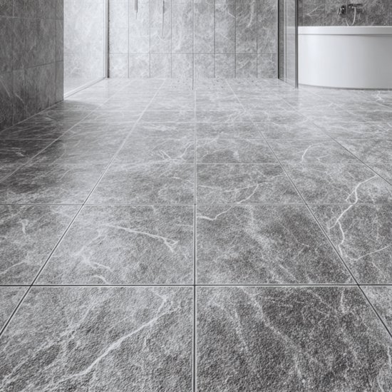 Grijze marmerlook vloertegels in een badkamer met een moderne douche en bad.