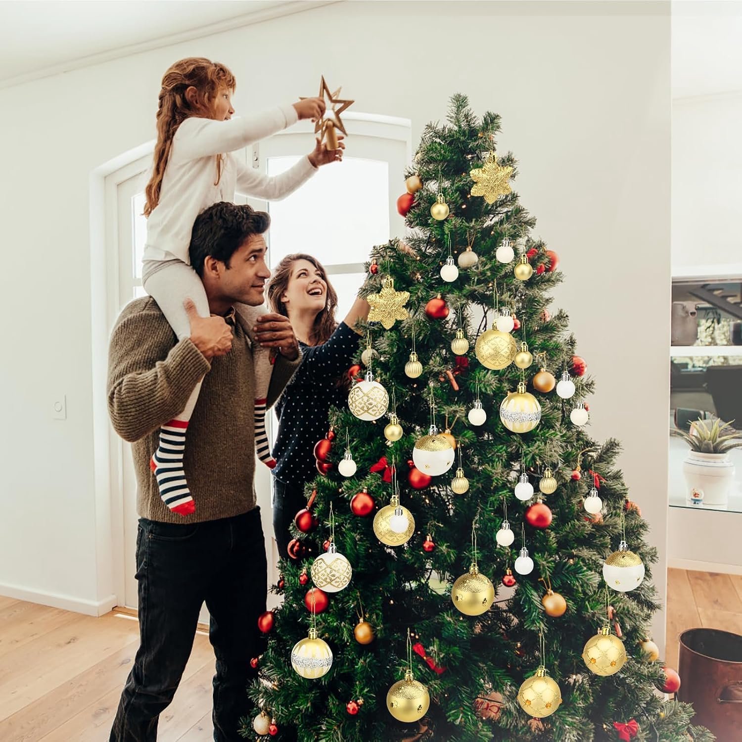 Kerstversiering – Set van 45 gouden kerstballen-met een diameter van 6 cm; decoratieve kunststof ornamenten voor in de kerstboom-ook geschikt voor gebruik in kransen-slingers en diverse andere kerstdecoraties-Rood-goud – foto 4