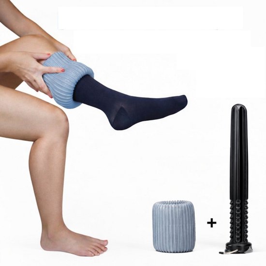 DOFF N’ DONNER set met blauwe cuff, donkere kousen en zwarte uittrekker.