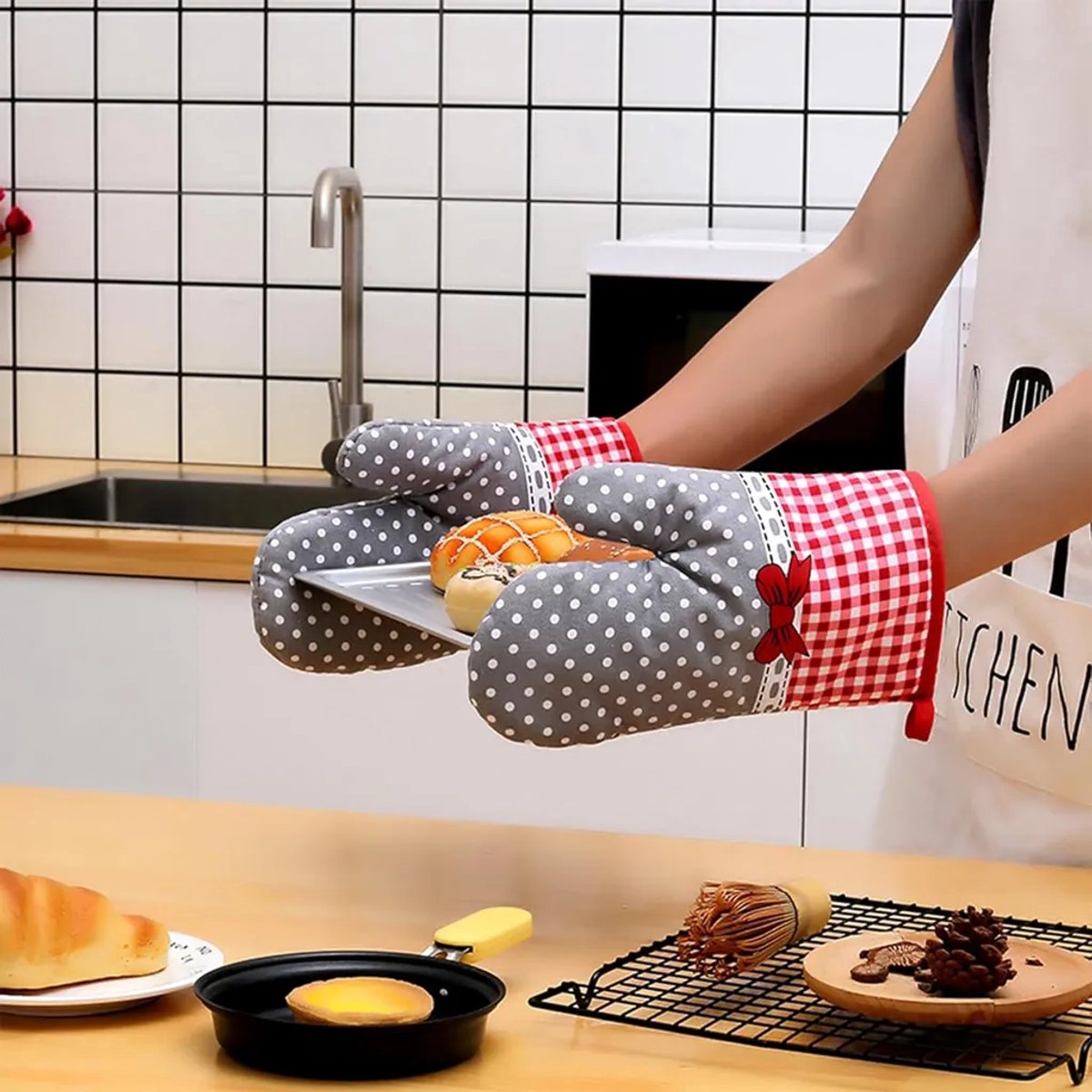 2 ovenwanten, hittebestendige handschoenen, hittebestendige mat, hittebestendige en antislip barbecuehandschoenen
